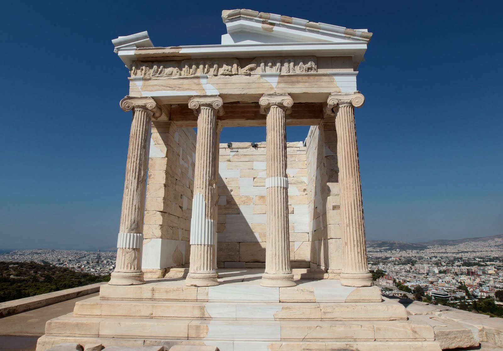 От древности до современности: величие греческого стиля архитектуры